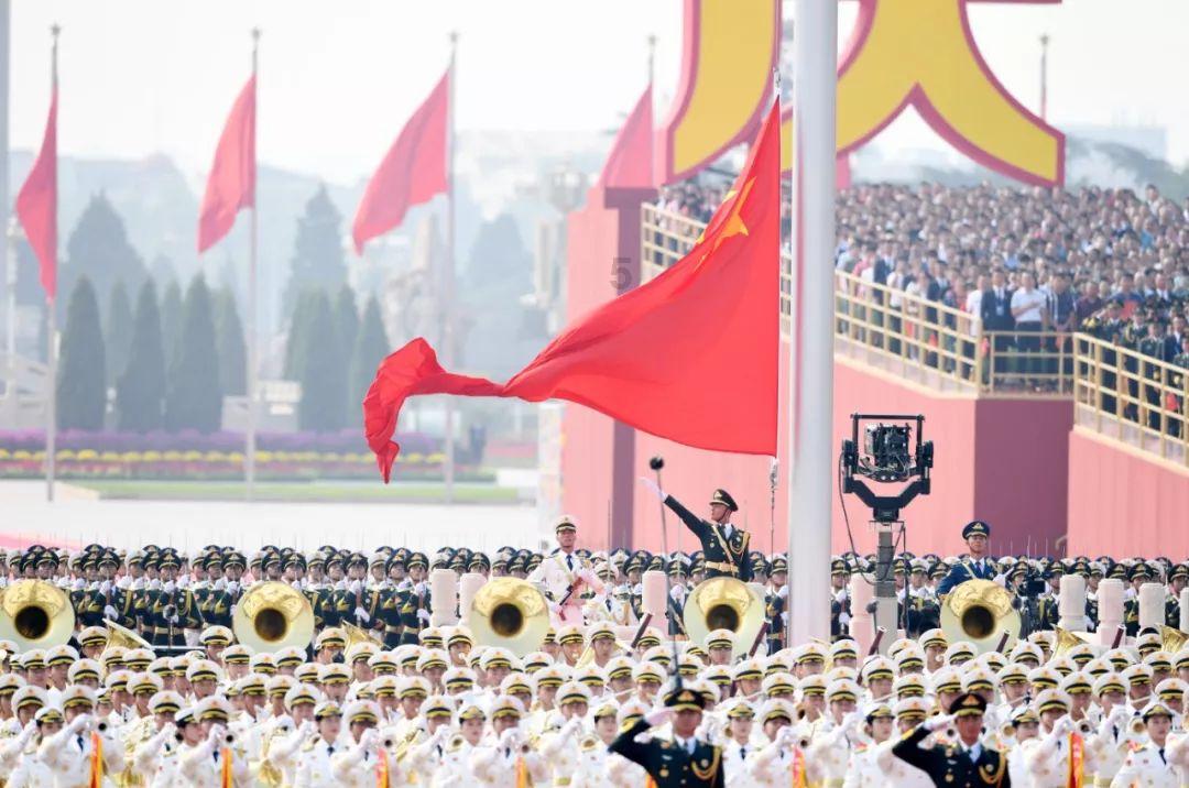 上升的五彩石